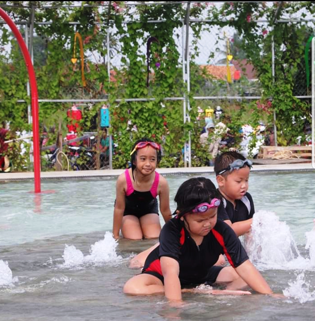 Dibuka untuk umum ARYANA AQUAPLAY kolam renang waterpark di perumahan ARYANA KARAWACI jalan Raya Diklat Pemda Tangerang 15810.